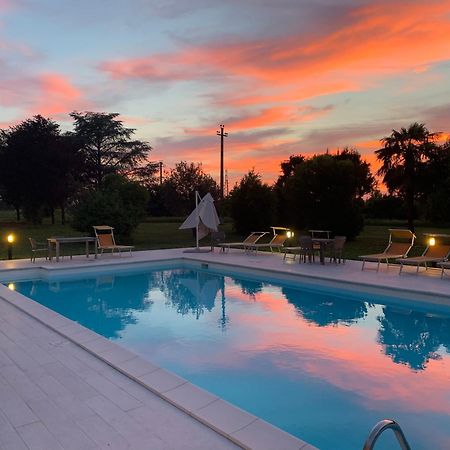 Hotel Le Ville Modena Dış mekan fotoğraf