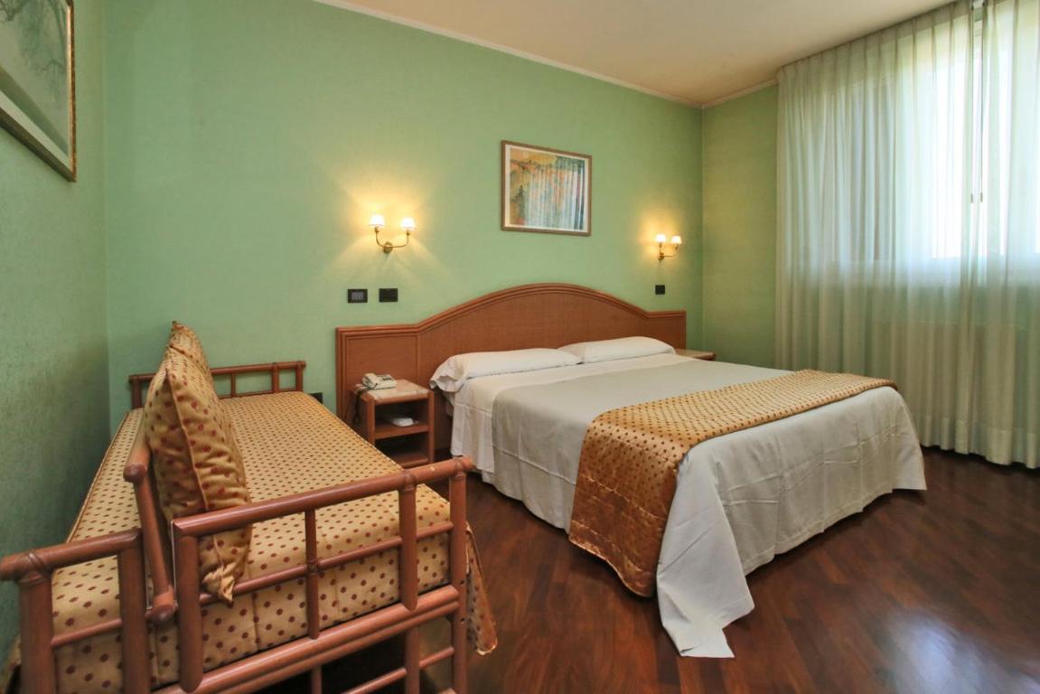 Hotel Le Ville Modena Dış mekan fotoğraf