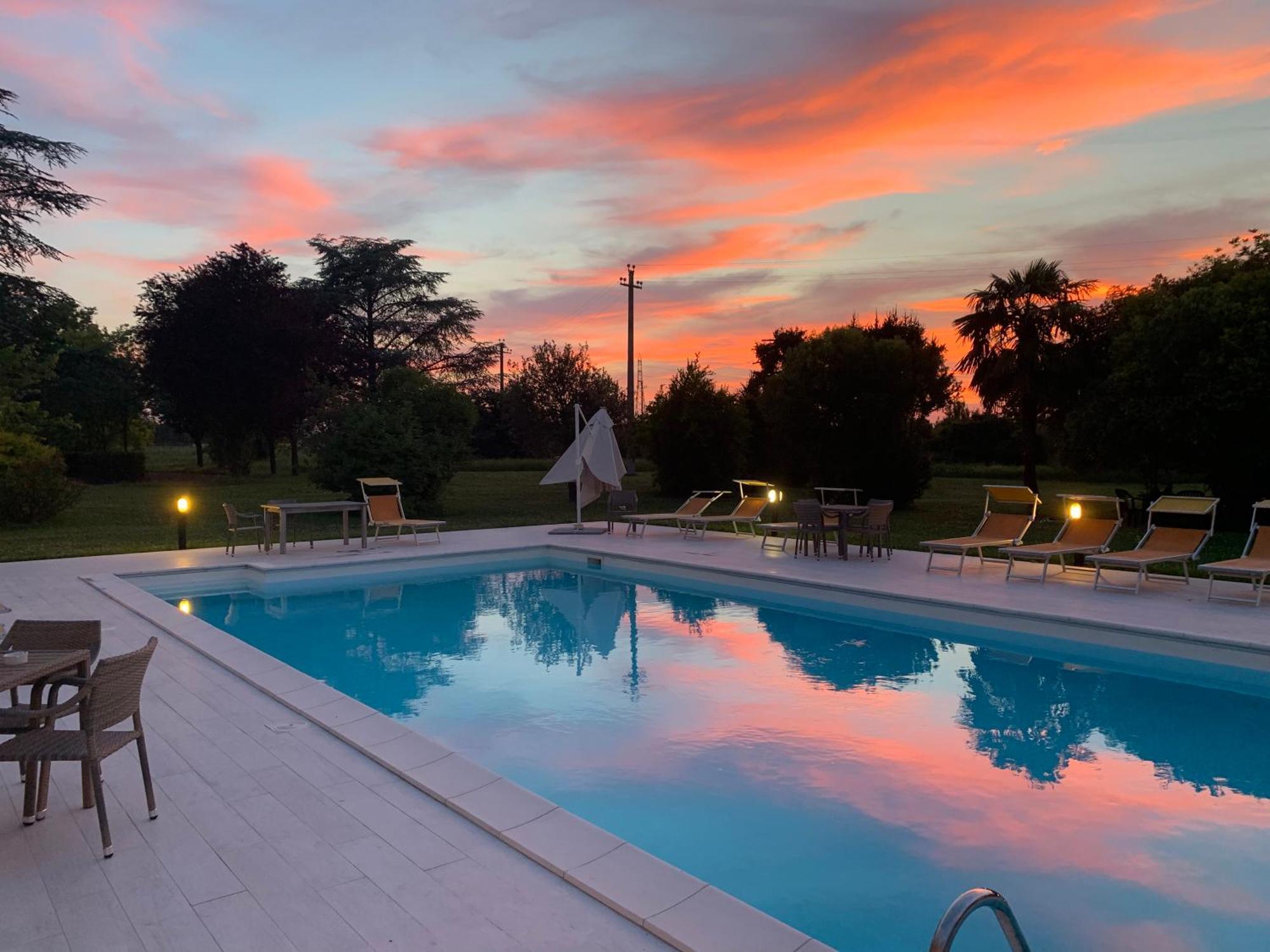 Hotel Le Ville Modena Dış mekan fotoğraf