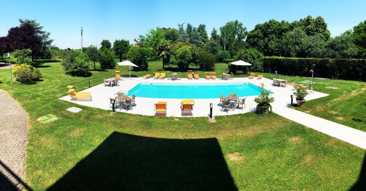 Hotel Le Ville Modena Dış mekan fotoğraf