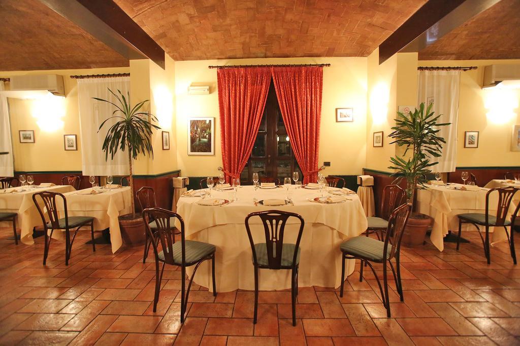 Hotel Le Ville Modena Dış mekan fotoğraf