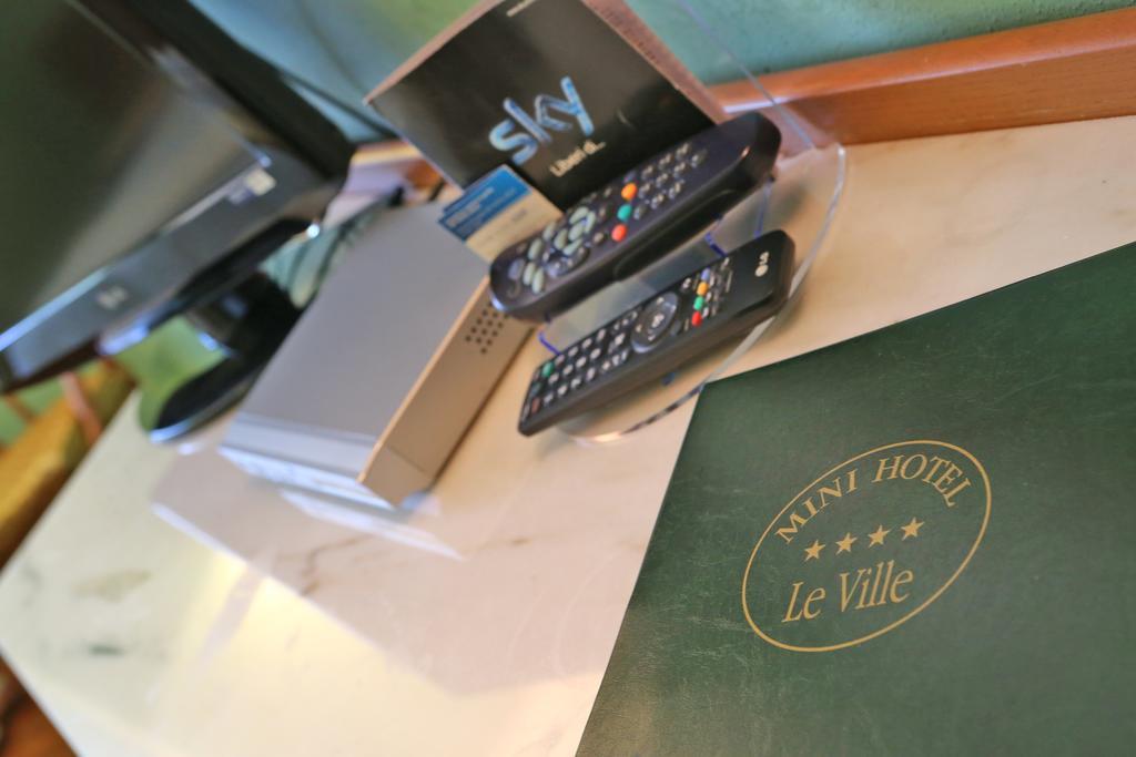 Hotel Le Ville Modena Oda fotoğraf